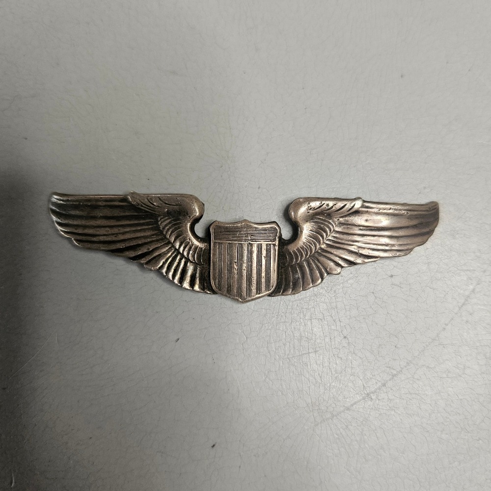 Vtg US Army Air Corps Force Pilot Wings Insignia Pin‎ Shield Aged Silver Tone